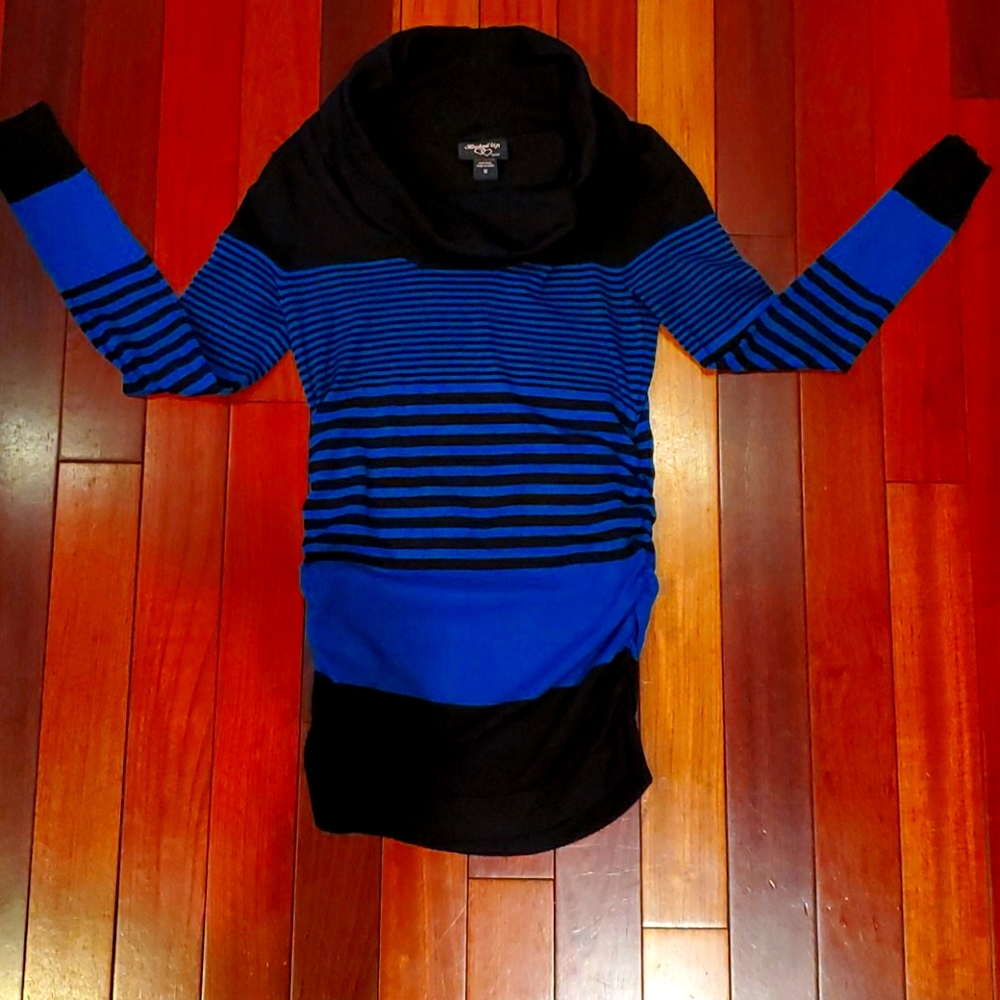 Sweater only worn 2 times